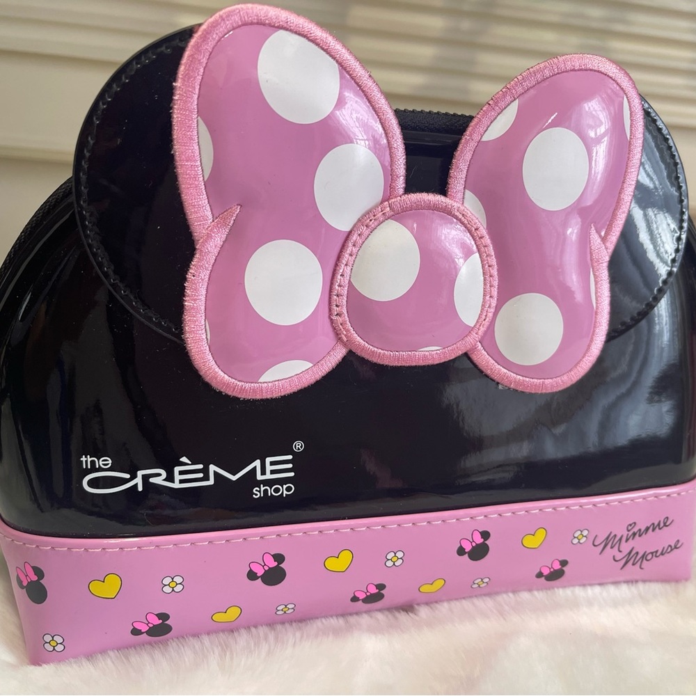 NWT Minnie CRÈME Shop make up bag